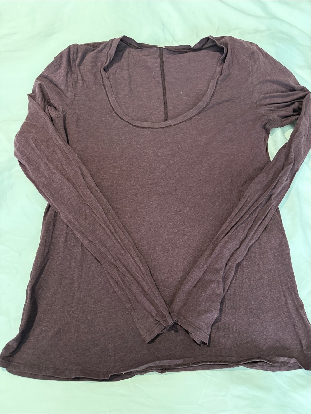 Women's Long Sleeve Scoop Neck Top -heathered maroon